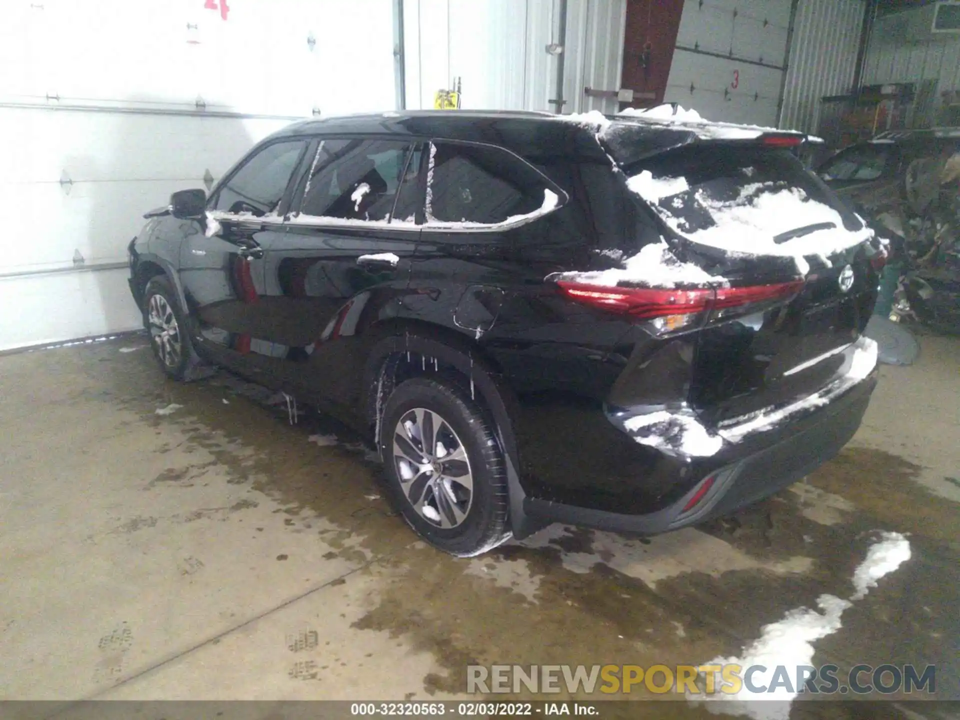 3 Photograph of a damaged car 5TDHBRCH2MS536003 TOYOTA HIGHLANDER 2021