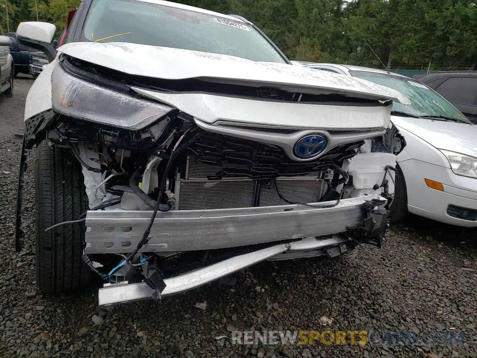 9 Photograph of a damaged car 5TDHBRCH3MS527097 TOYOTA HIGHLANDER 2021