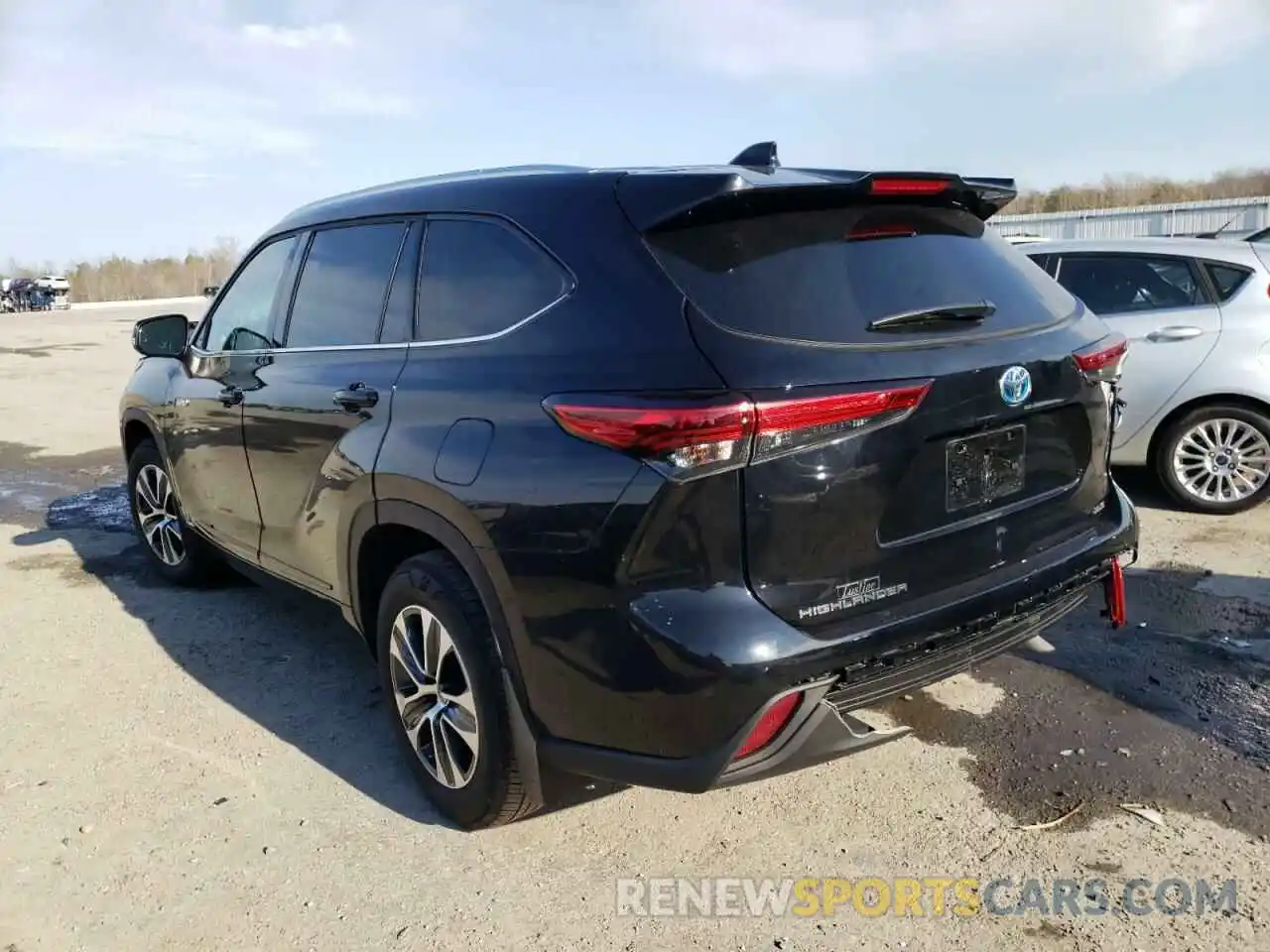 3 Photograph of a damaged car 5TDHBRCH3MS535328 TOYOTA HIGHLANDER 2021