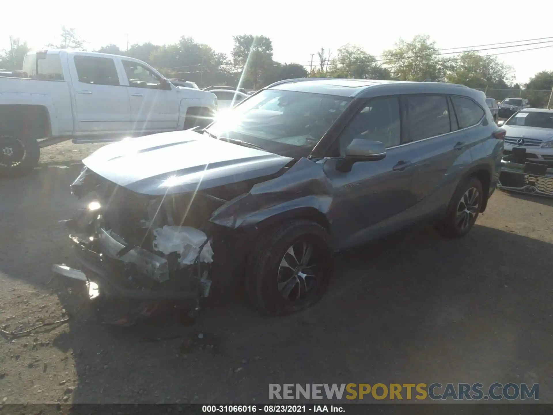 2 Photograph of a damaged car 5TDHBRCH4MS025358 TOYOTA HIGHLANDER 2021