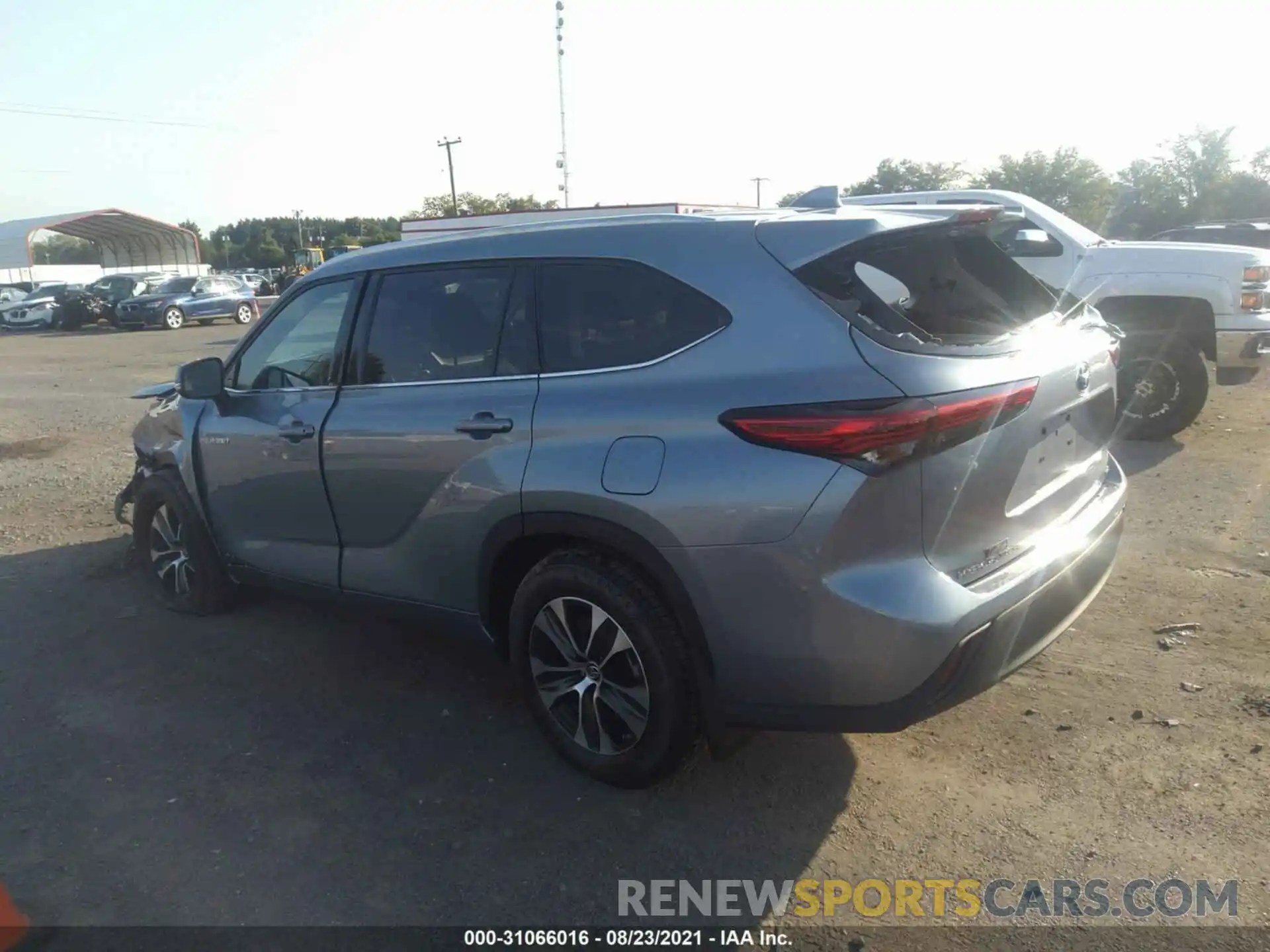 3 Photograph of a damaged car 5TDHBRCH4MS025358 TOYOTA HIGHLANDER 2021