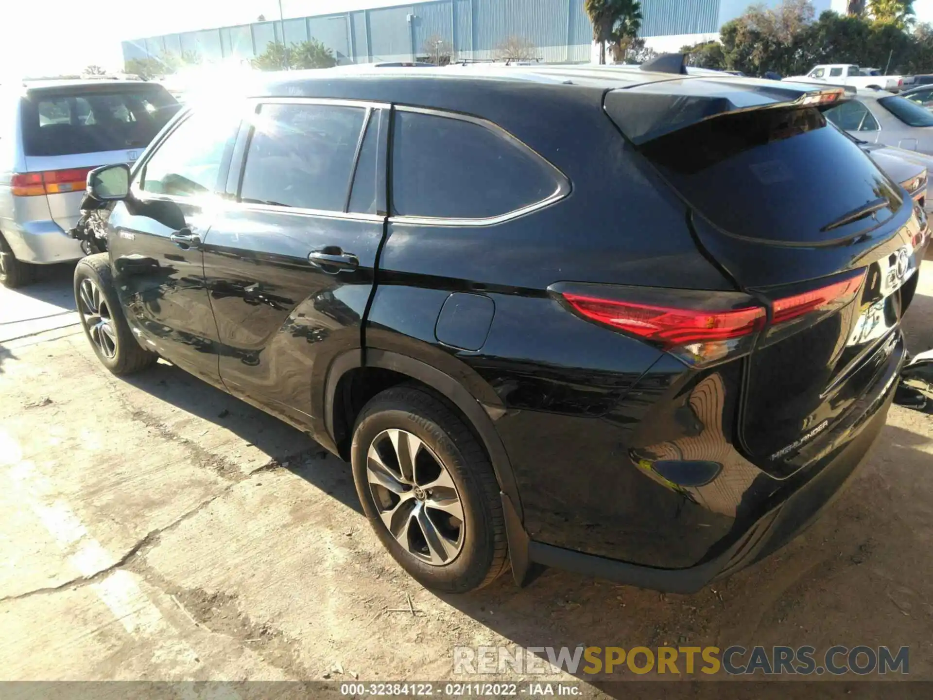 3 Photograph of a damaged car 5TDHBRCH4MS052530 TOYOTA HIGHLANDER 2021