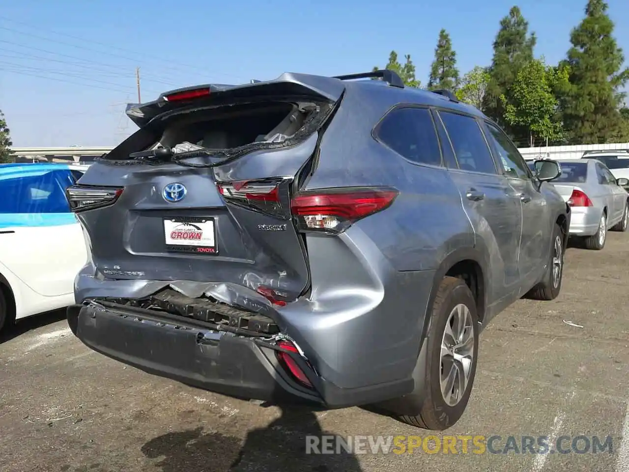 4 Photograph of a damaged car 5TDHBRCH4MS067111 TOYOTA HIGHLANDER 2021