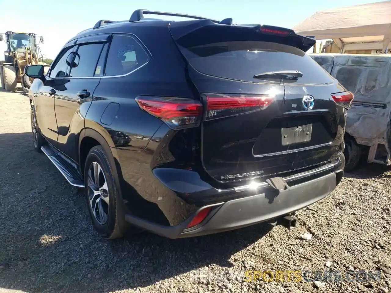 3 Photograph of a damaged car 5TDHBRCH4MS517534 TOYOTA HIGHLANDER 2021