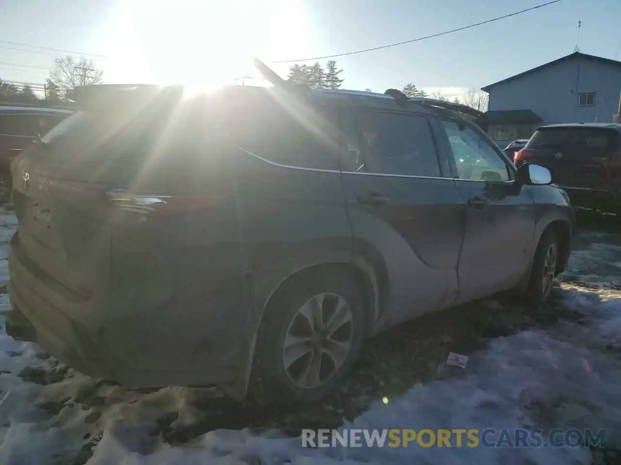 3 Photograph of a damaged car 5TDHBRCH5MS523133 TOYOTA HIGHLANDER 2021