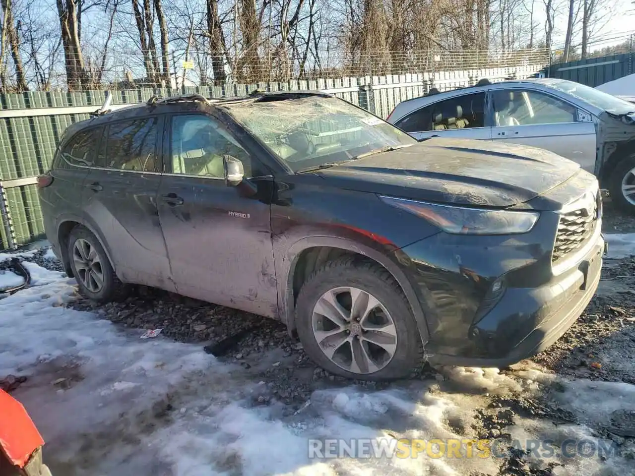 4 Photograph of a damaged car 5TDHBRCH5MS523133 TOYOTA HIGHLANDER 2021