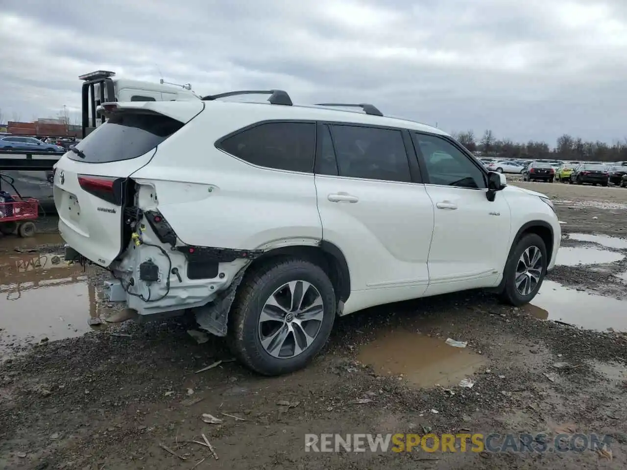 3 Photograph of a damaged car 5TDHBRCH6MS528874 TOYOTA HIGHLANDER 2021