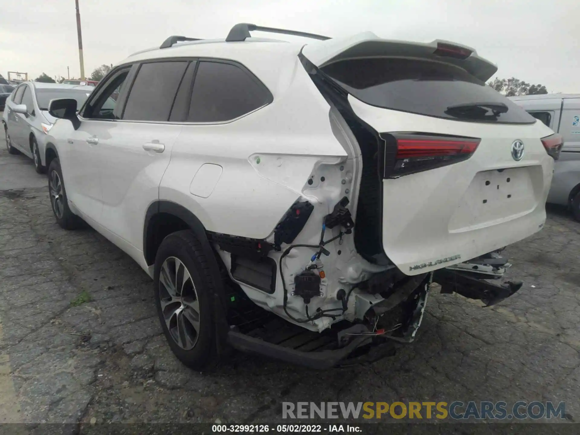 3 Photograph of a damaged car 5TDHBRCH6MS530625 TOYOTA HIGHLANDER 2021