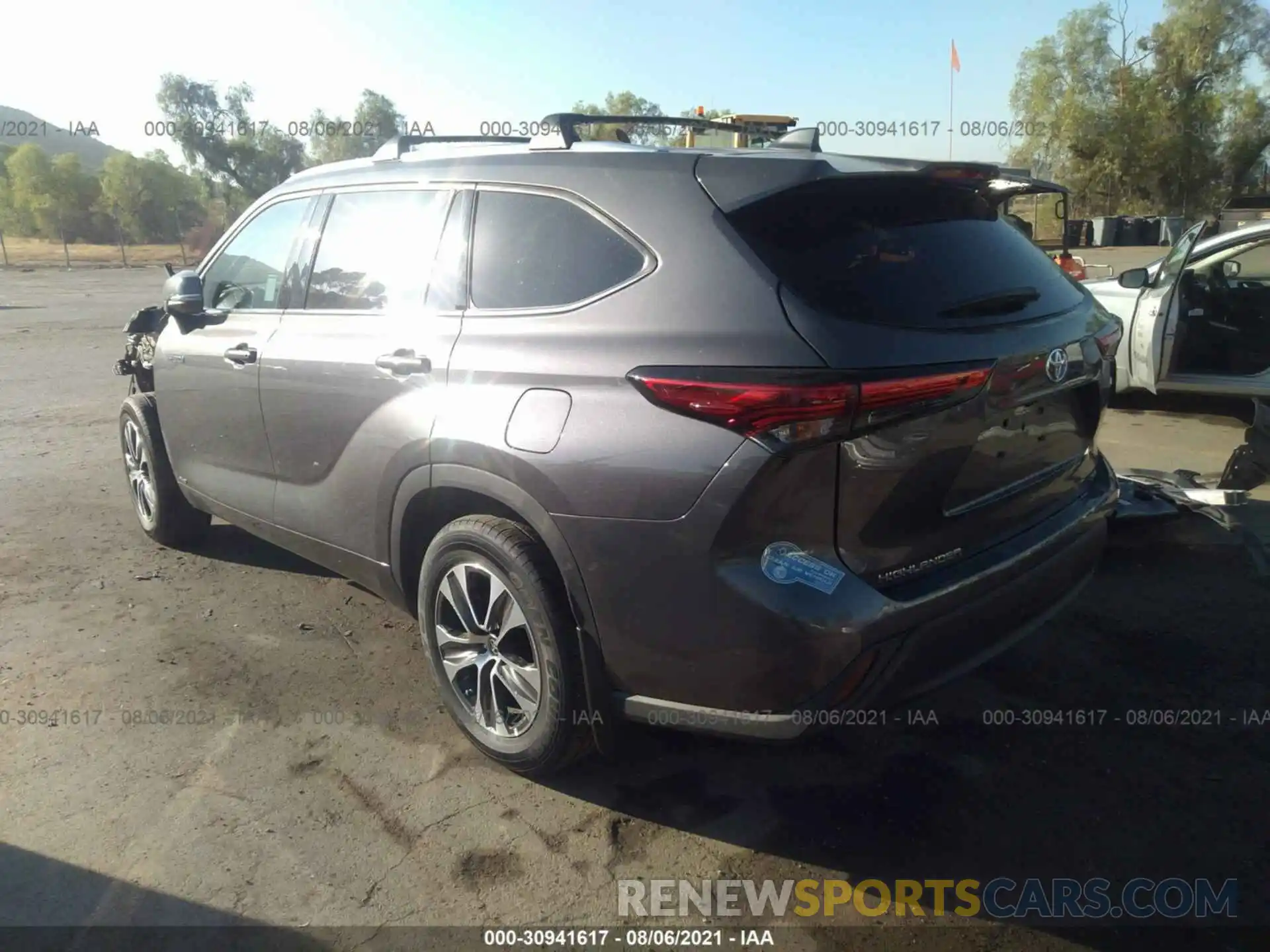 3 Photograph of a damaged car 5TDHBRCH7MS039383 TOYOTA HIGHLANDER 2021