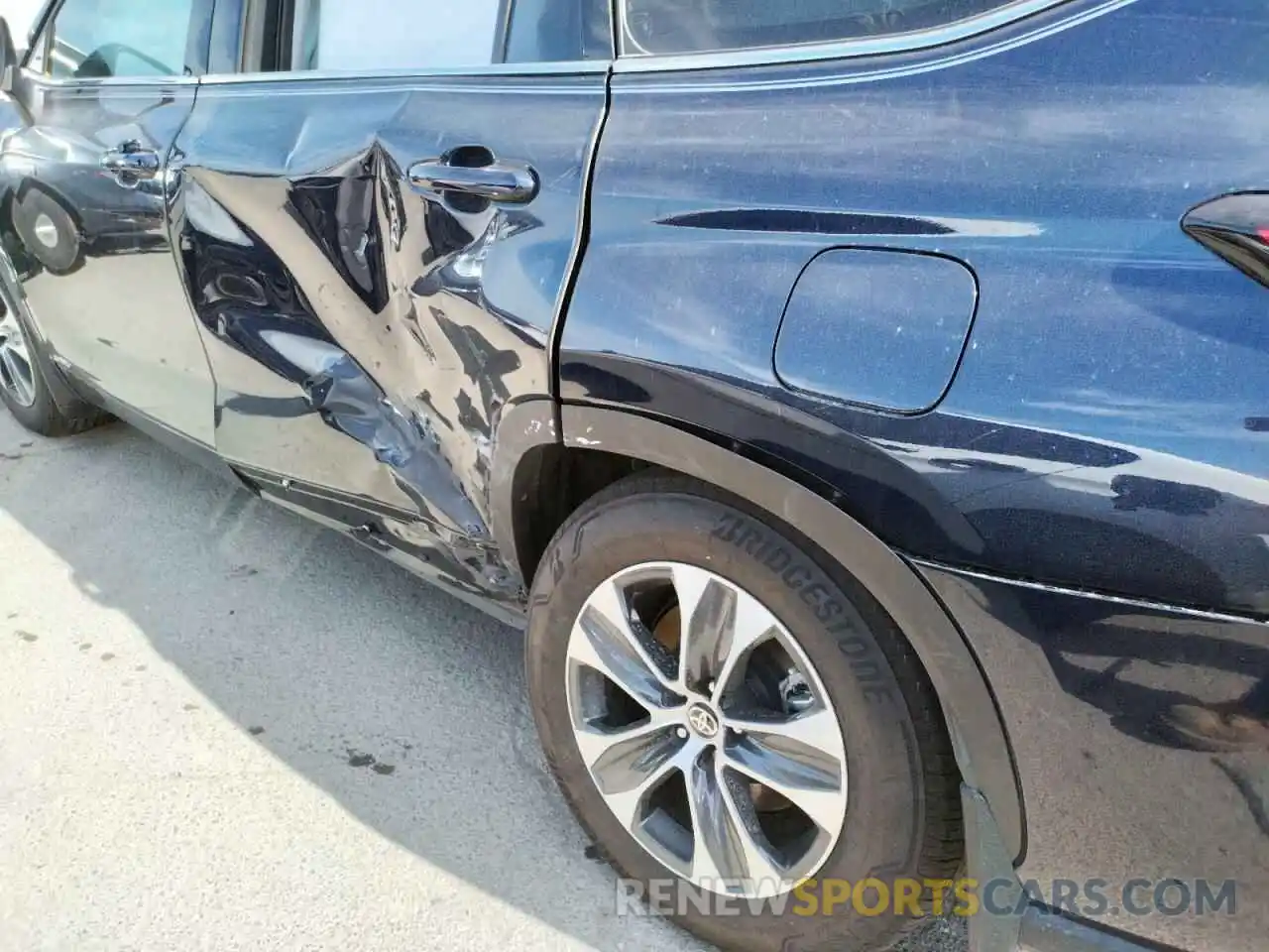 9 Photograph of a damaged car 5TDHBRCH7MS519892 TOYOTA HIGHLANDER 2021