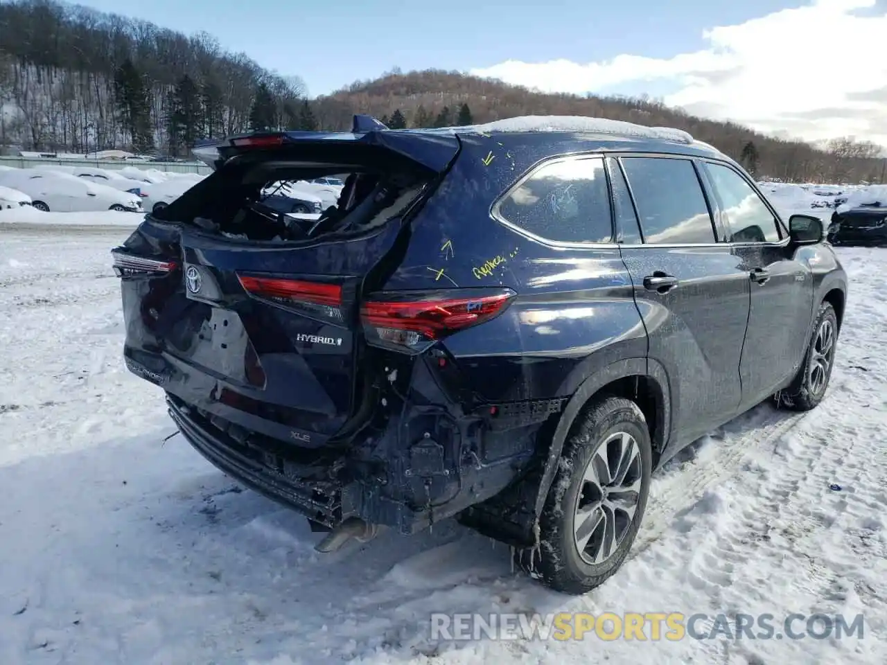 4 Photograph of a damaged car 5TDHBRCH7MS535929 TOYOTA HIGHLANDER 2021