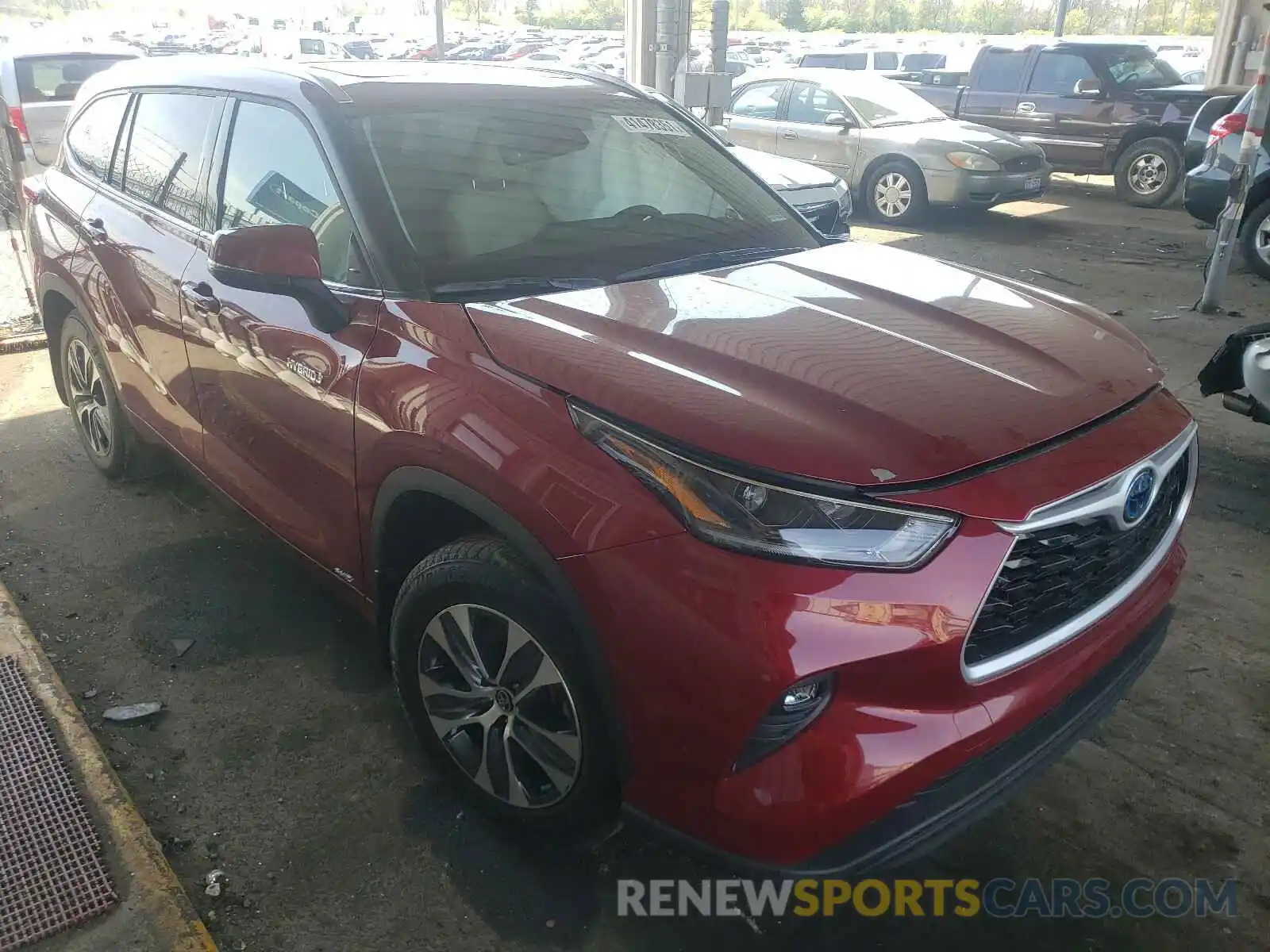 1 Photograph of a damaged car 5TDHBRCH8MS514832 TOYOTA HIGHLANDER 2021