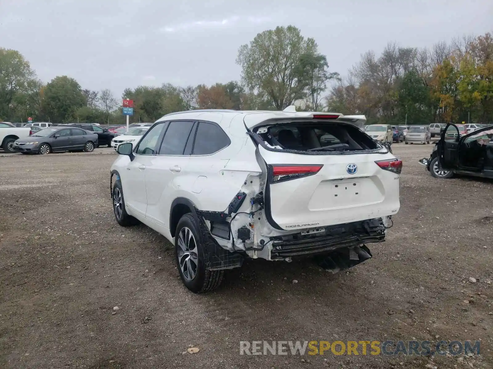 3 Photograph of a damaged car 5TDHBRCH8MS519867 TOYOTA HIGHLANDER 2021