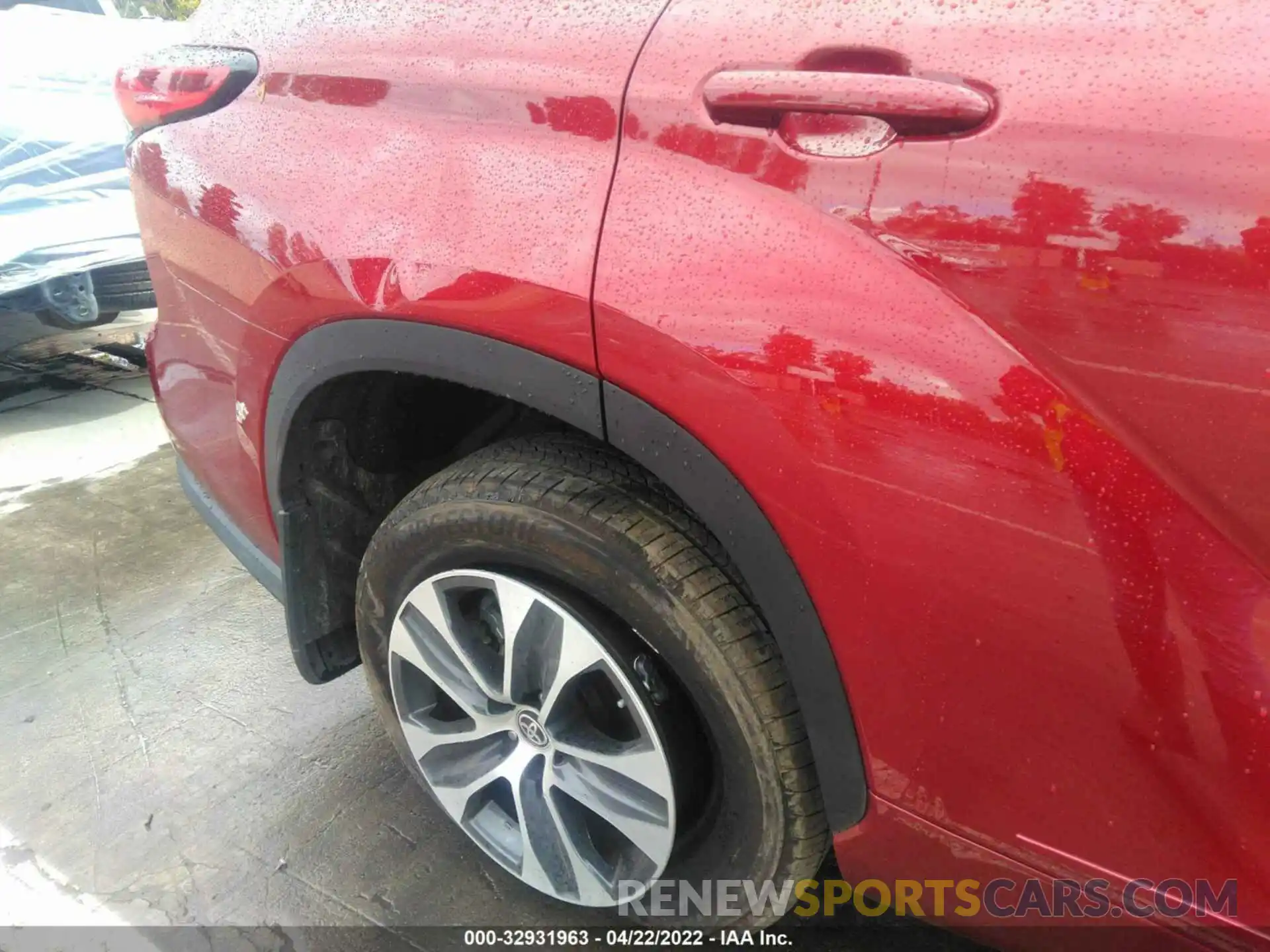 12 Photograph of a damaged car 5TDHBRCH9MS026604 TOYOTA HIGHLANDER 2021