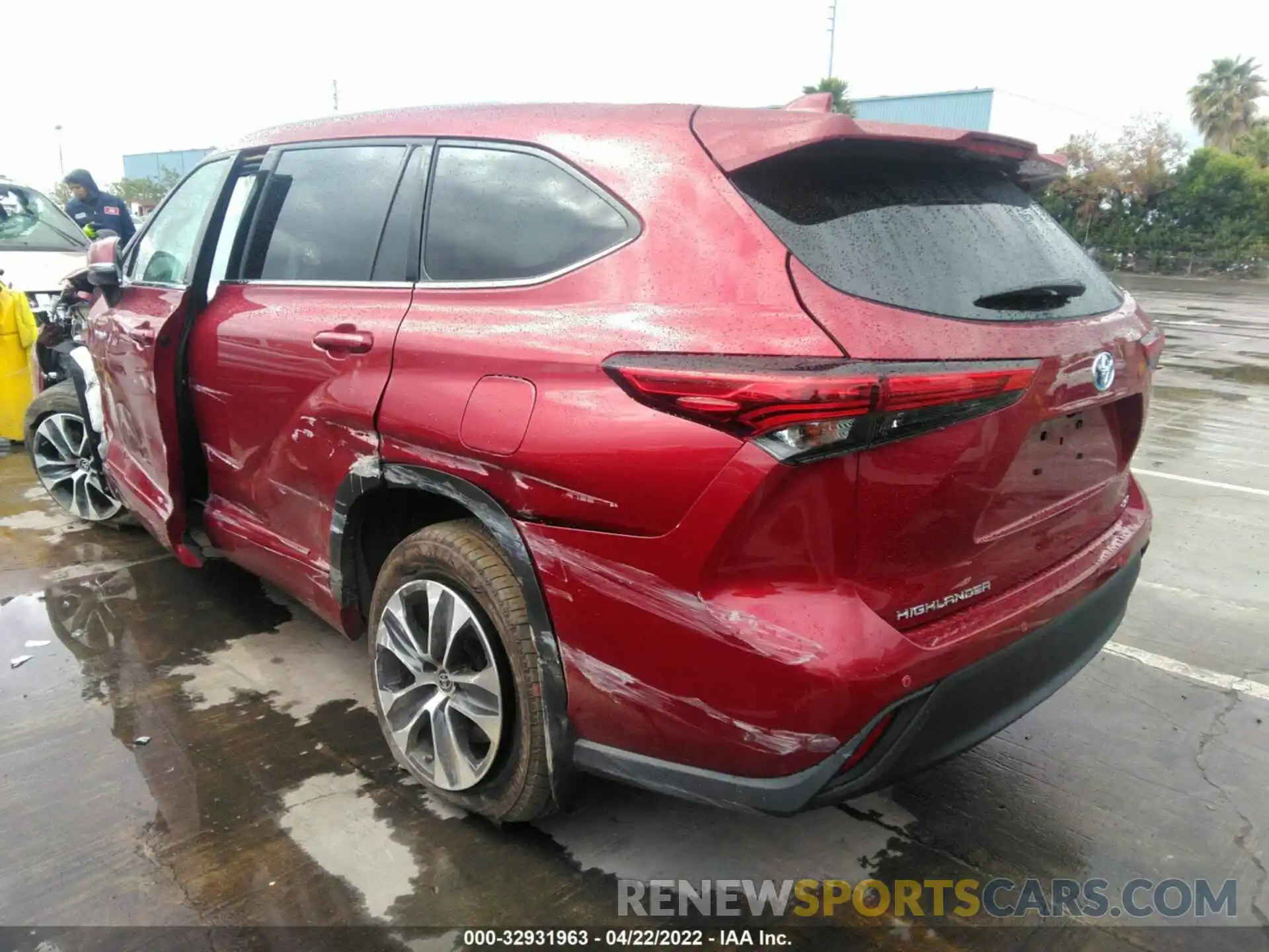 3 Photograph of a damaged car 5TDHBRCH9MS026604 TOYOTA HIGHLANDER 2021