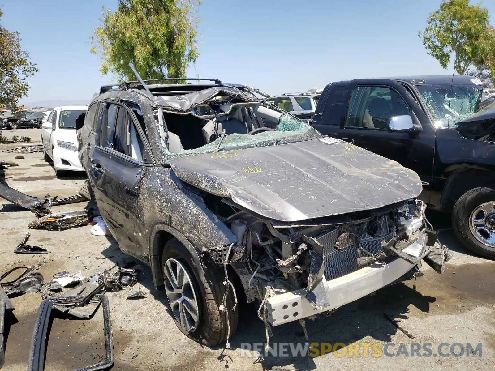 1 Photograph of a damaged car 5TDHBRCH9MS054239 TOYOTA HIGHLANDER 2021