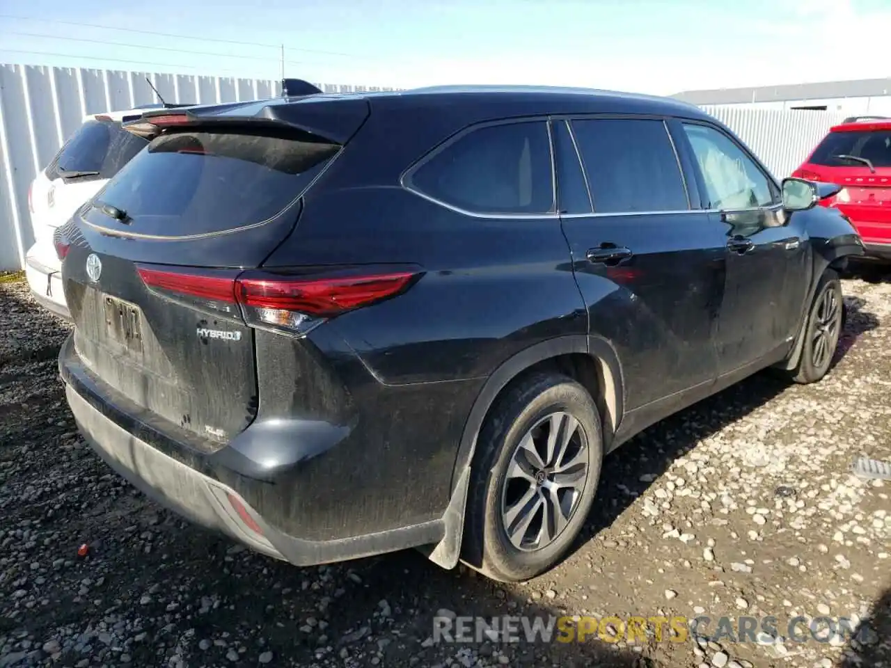 4 Photograph of a damaged car 5TDHBRCH9MS514418 TOYOTA HIGHLANDER 2021