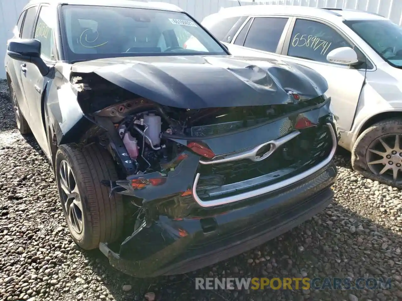 9 Photograph of a damaged car 5TDHBRCH9MS514418 TOYOTA HIGHLANDER 2021