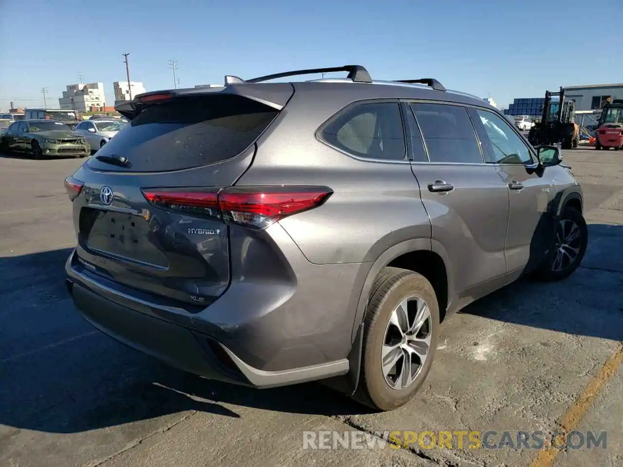 4 Photograph of a damaged car 5TDHBRCH9MS534782 TOYOTA HIGHLANDER 2021