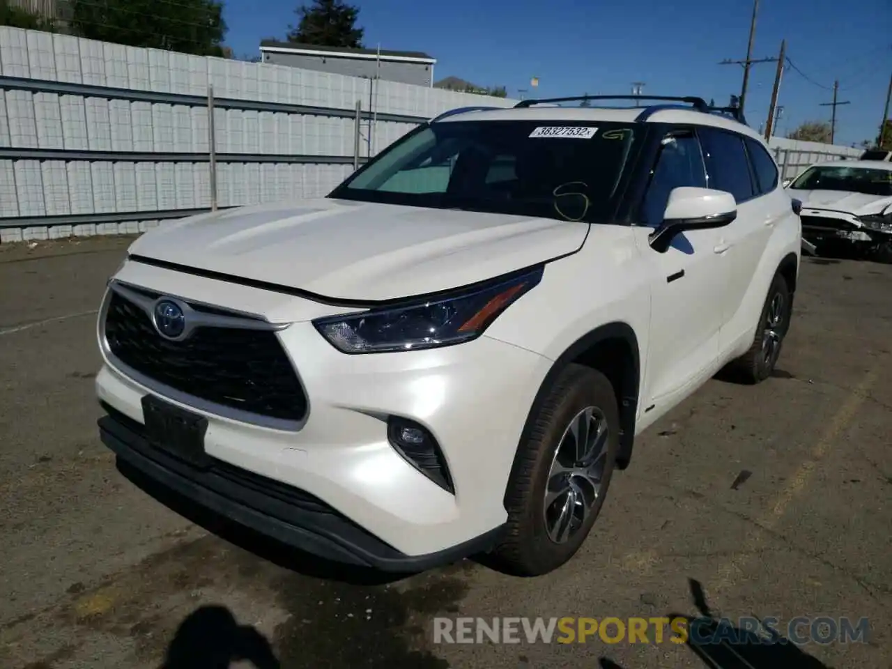 2 Photograph of a damaged car 5TDHBRCHXMS025056 TOYOTA HIGHLANDER 2021