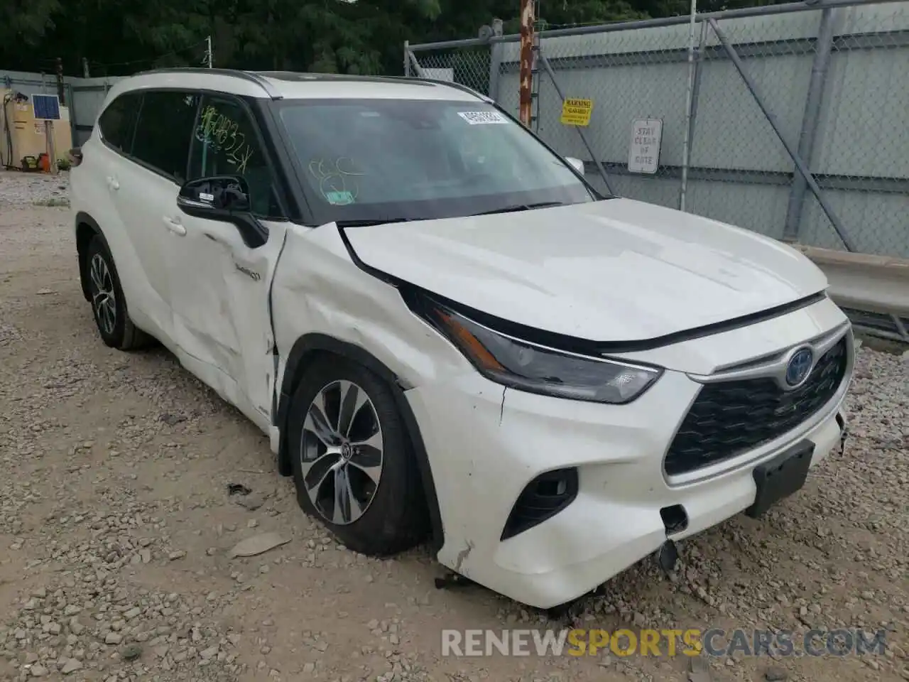 1 Photograph of a damaged car 5TDHBRCHXMS042441 TOYOTA HIGHLANDER 2021