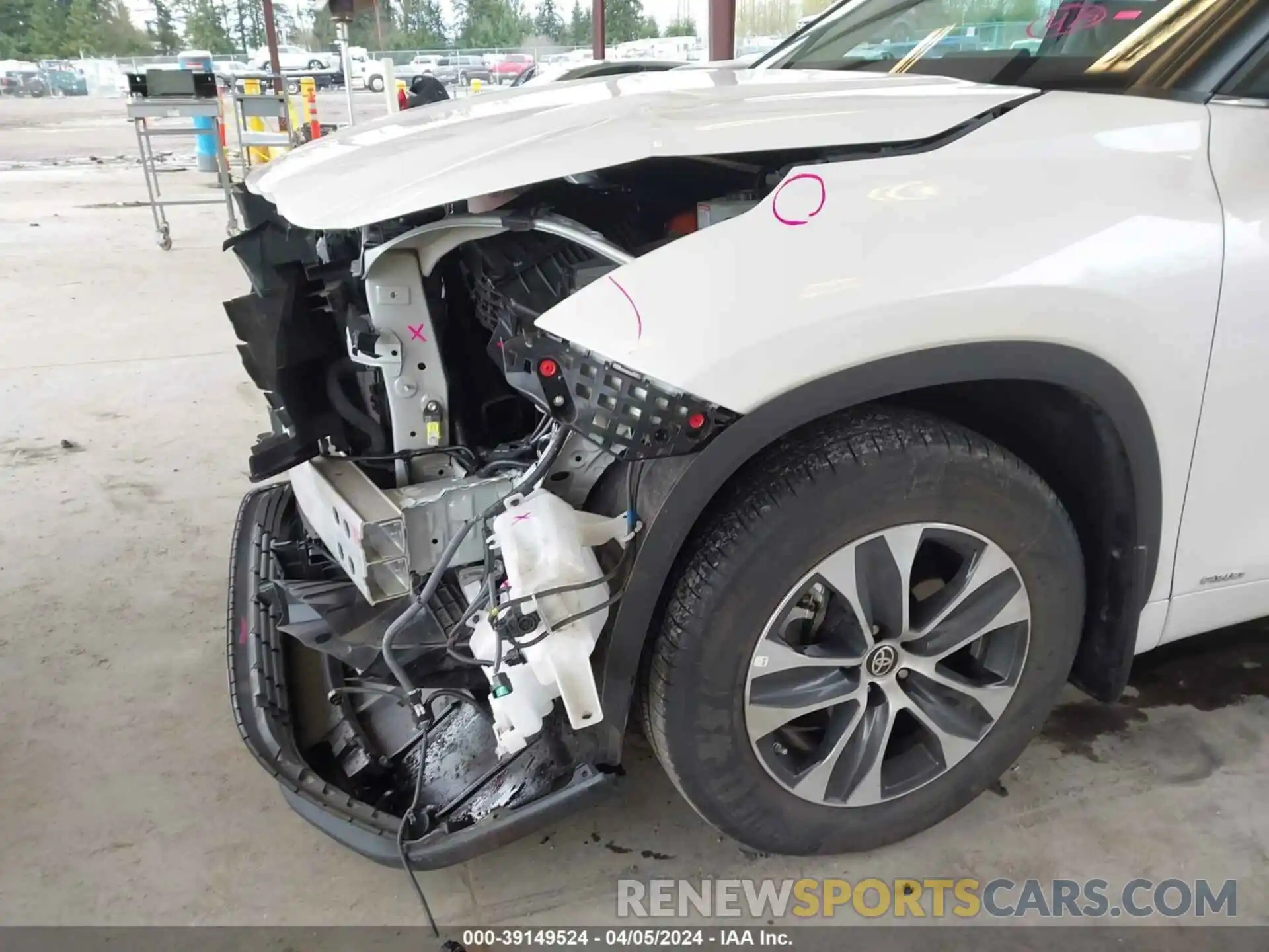 18 Photograph of a damaged car 5TDHBRCHXMS521233 TOYOTA HIGHLANDER 2021