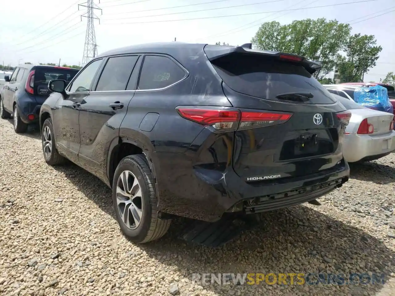 3 Photograph of a damaged car 5TDHBRCHXMS524052 TOYOTA HIGHLANDER 2021