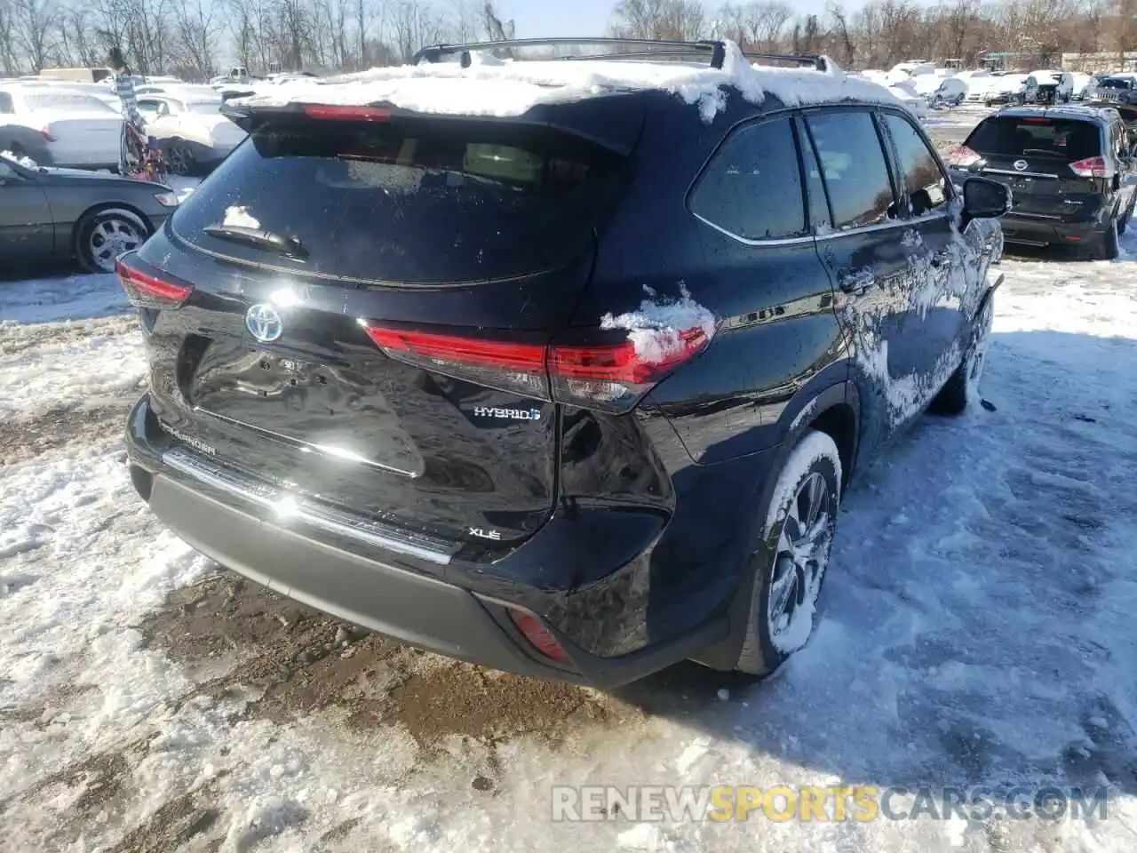 4 Photograph of a damaged car 5TDHBRCHXMS534676 TOYOTA HIGHLANDER 2021