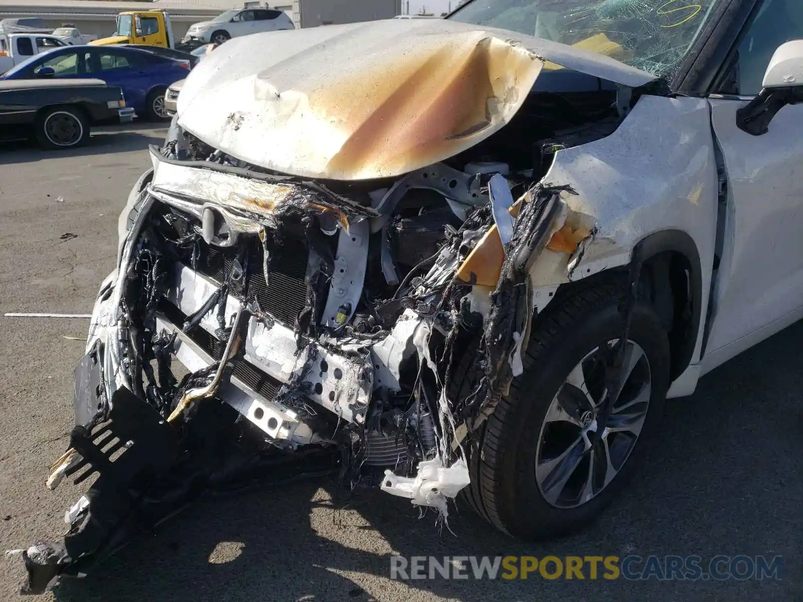 9 Photograph of a damaged car 5TDHZRAH1MS034937 TOYOTA HIGHLANDER 2021