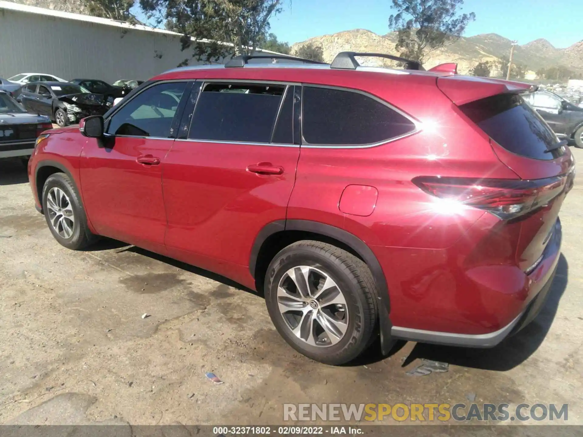 3 Photograph of a damaged car 5TDHZRAH2MS039886 TOYOTA HIGHLANDER 2021