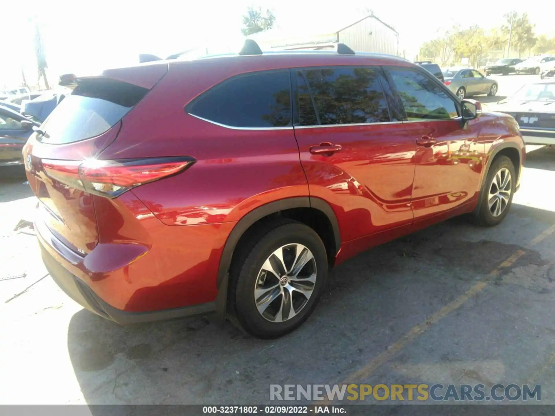 4 Photograph of a damaged car 5TDHZRAH2MS039886 TOYOTA HIGHLANDER 2021