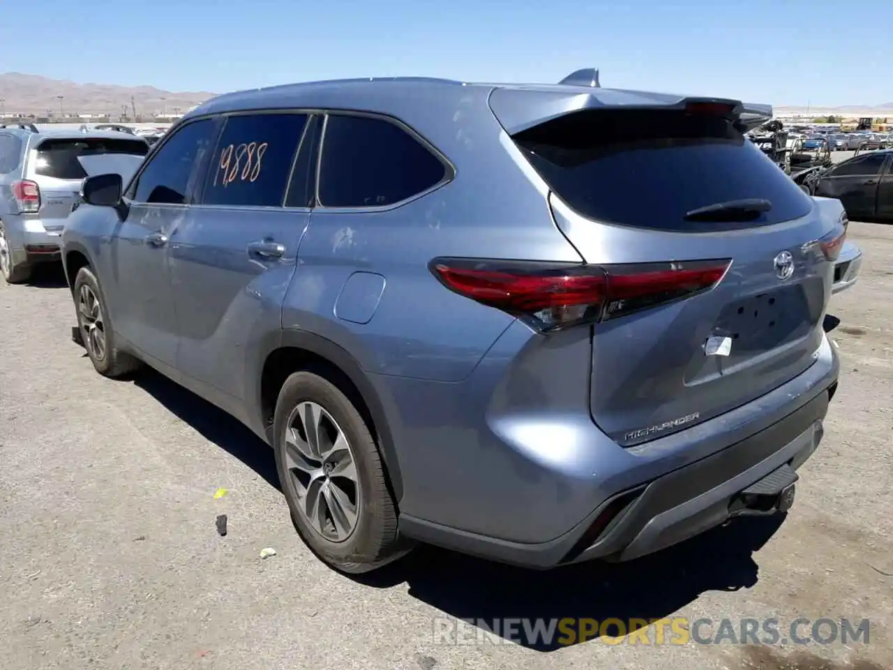 3 Photograph of a damaged car 5TDHZRAH4MS052428 TOYOTA HIGHLANDER 2021