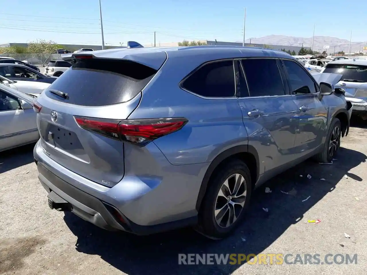 4 Photograph of a damaged car 5TDHZRAH4MS052428 TOYOTA HIGHLANDER 2021