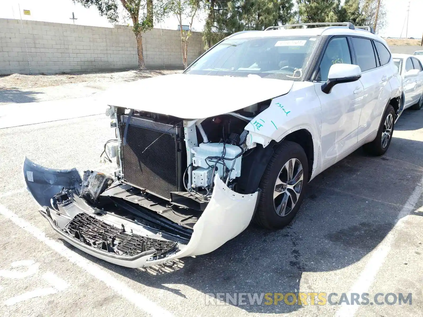 2 Photograph of a damaged car 5TDHZRAH4MS515023 TOYOTA HIGHLANDER 2021