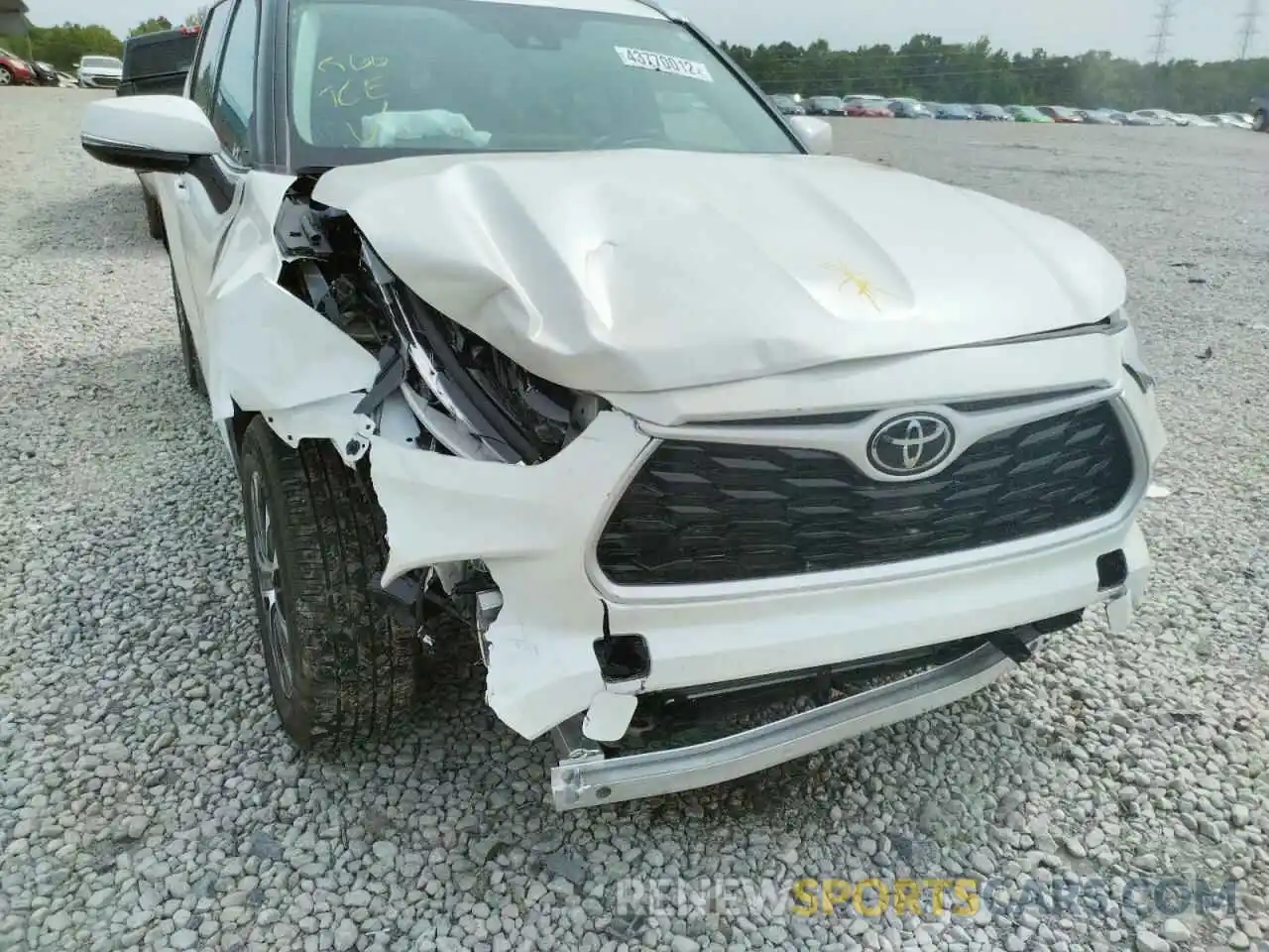 9 Photograph of a damaged car 5TDHZRAH4MS532629 TOYOTA HIGHLANDER 2021