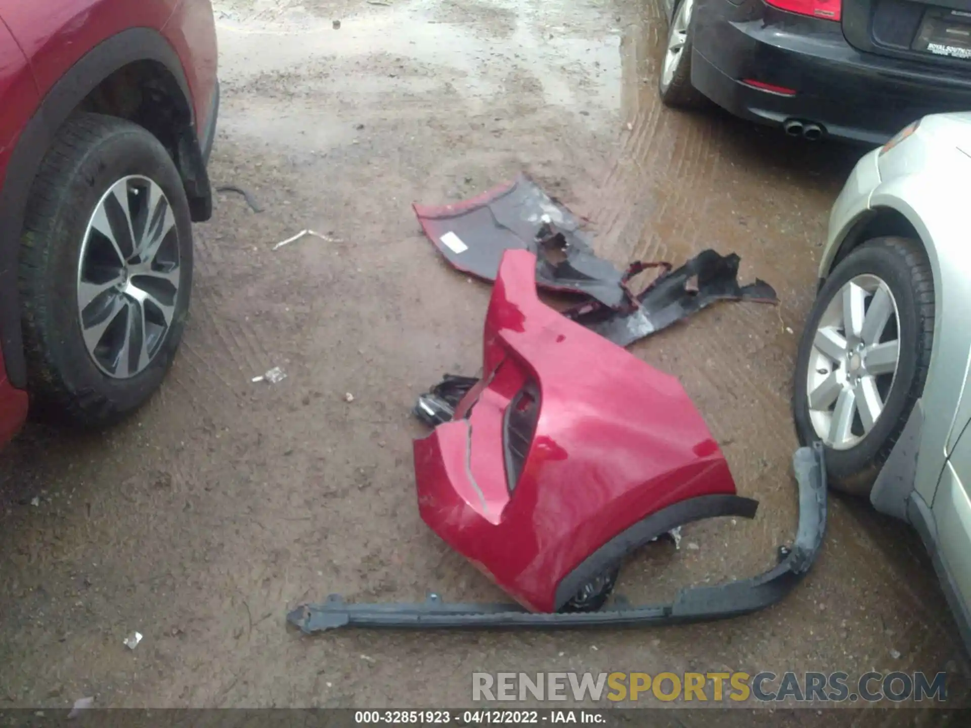 12 Photograph of a damaged car 5TDHZRAH4MS534865 TOYOTA HIGHLANDER 2021