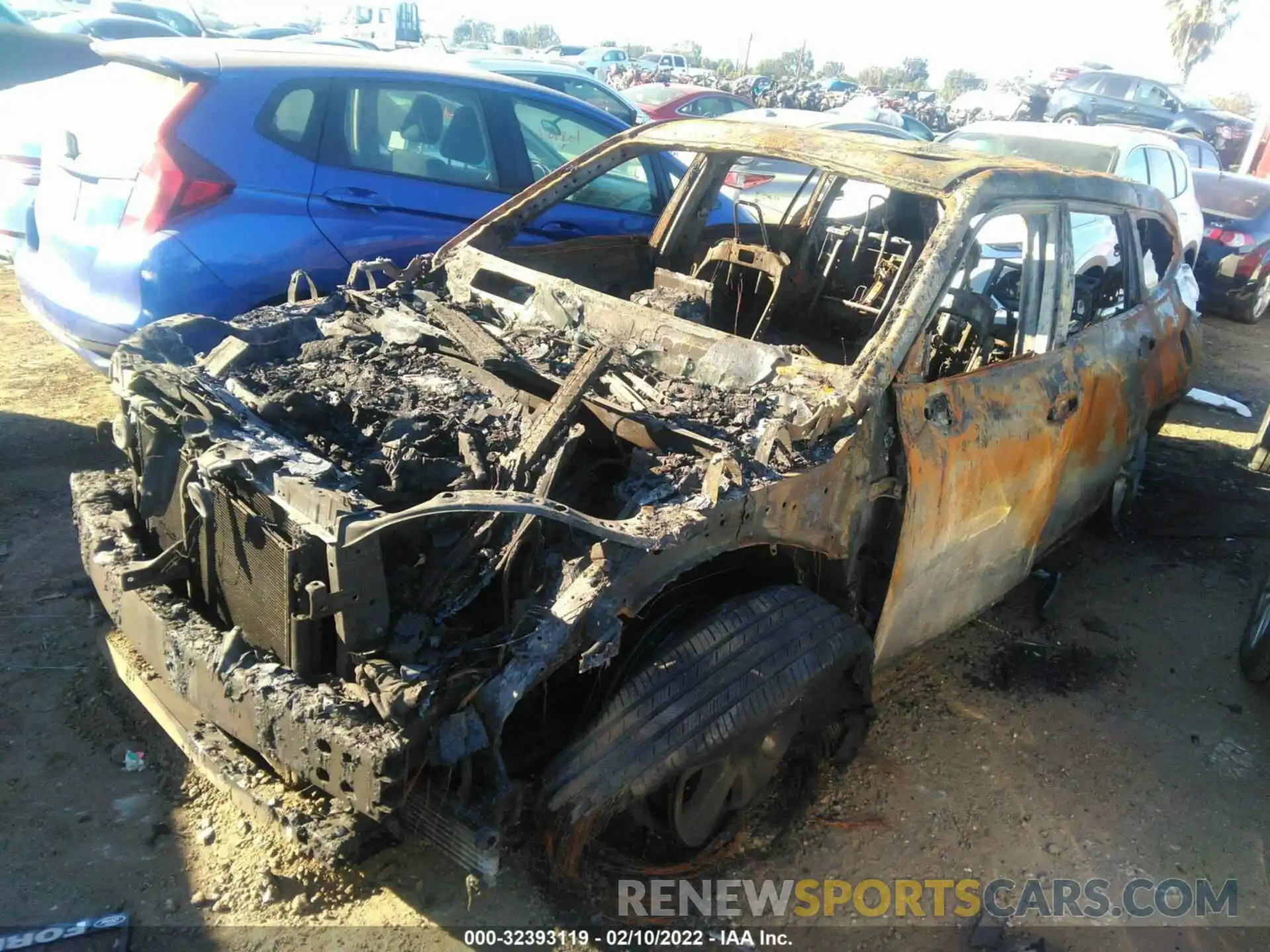 2 Photograph of a damaged car 5TDHZRAH6MS032729 TOYOTA HIGHLANDER 2021