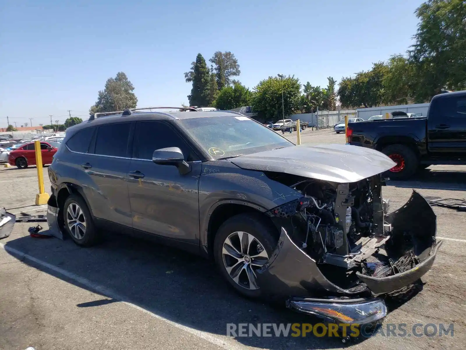 1 Photograph of a damaged car 5TDHZRAH7MS048616 TOYOTA HIGHLANDER 2021