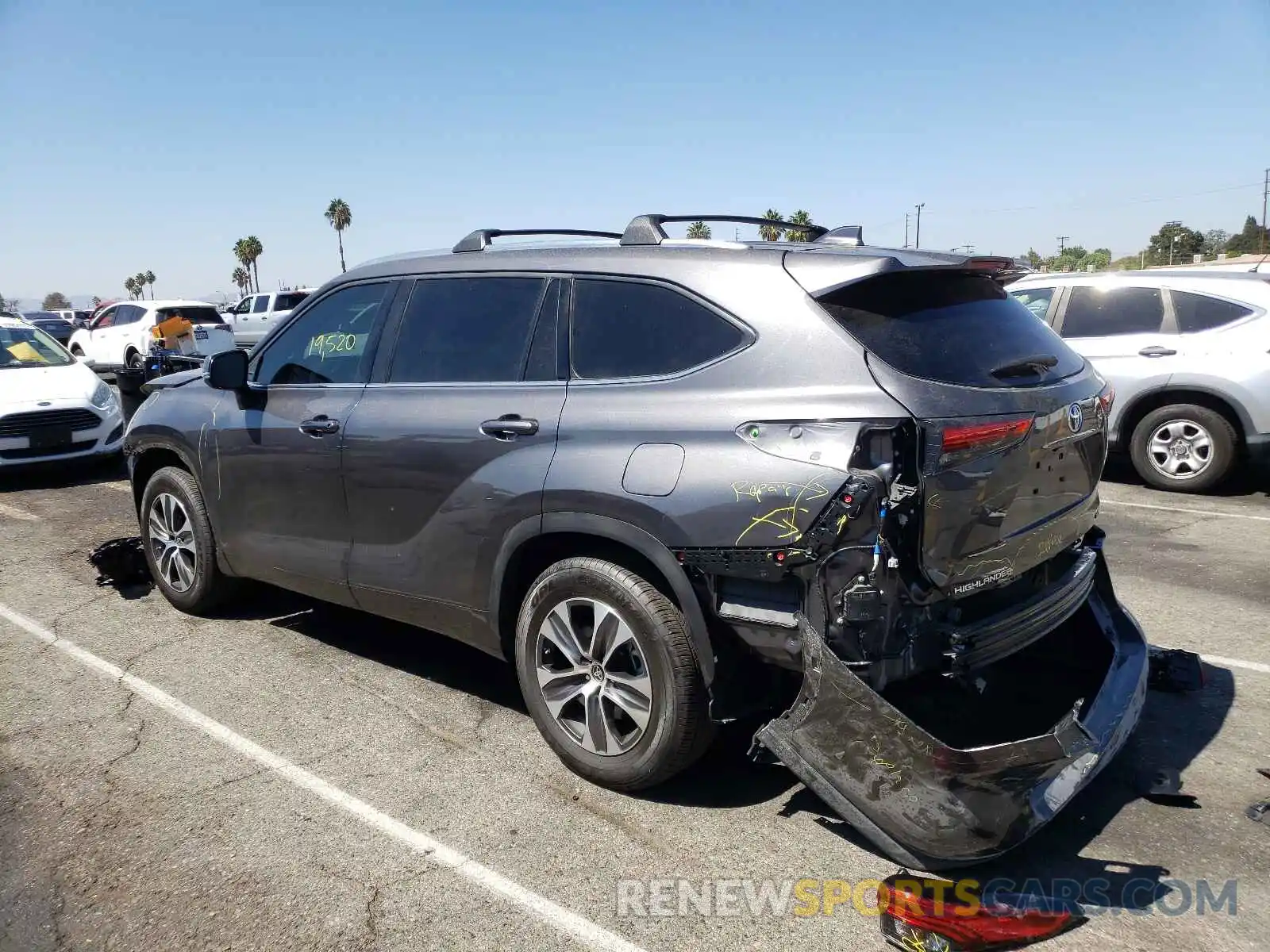 3 Photograph of a damaged car 5TDHZRAH7MS048616 TOYOTA HIGHLANDER 2021