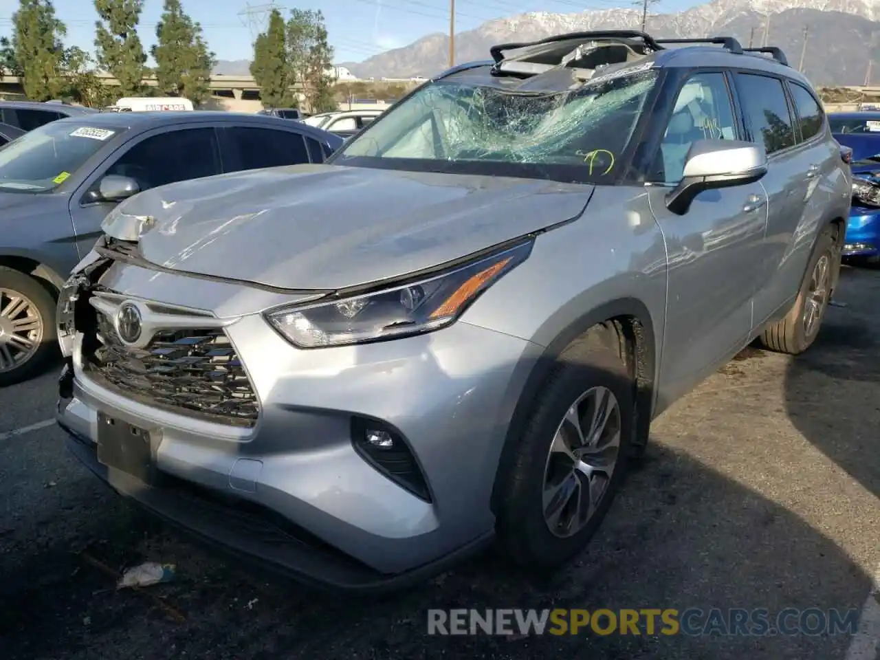 2 Photograph of a damaged car 5TDHZRAH9MS082945 TOYOTA HIGHLANDER 2021