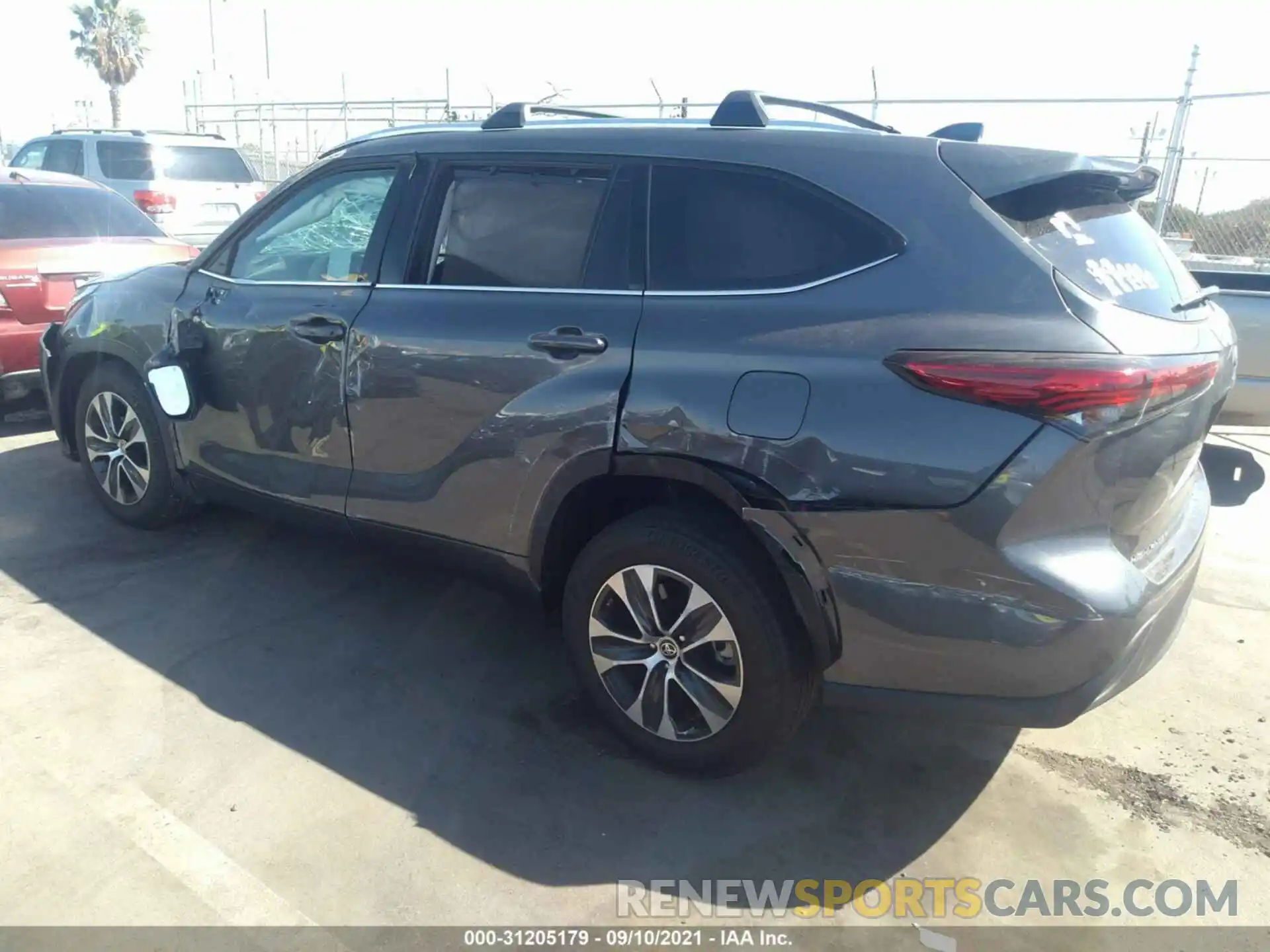 3 Photograph of a damaged car 5TDHZRAHXMS039179 TOYOTA HIGHLANDER 2021