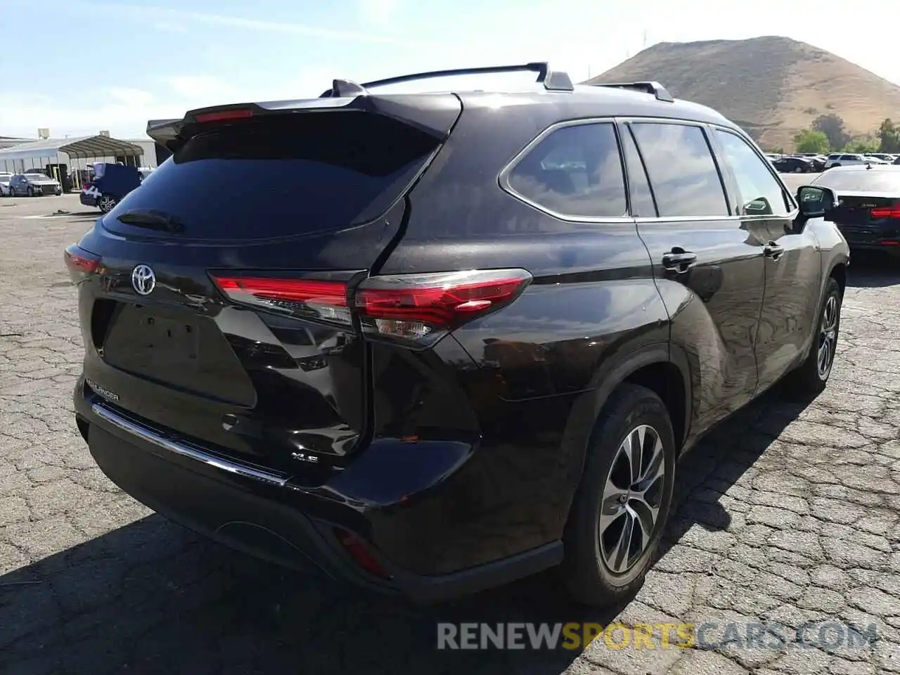 4 Photograph of a damaged car 5TDHZRAHXMS051509 TOYOTA HIGHLANDER 2021