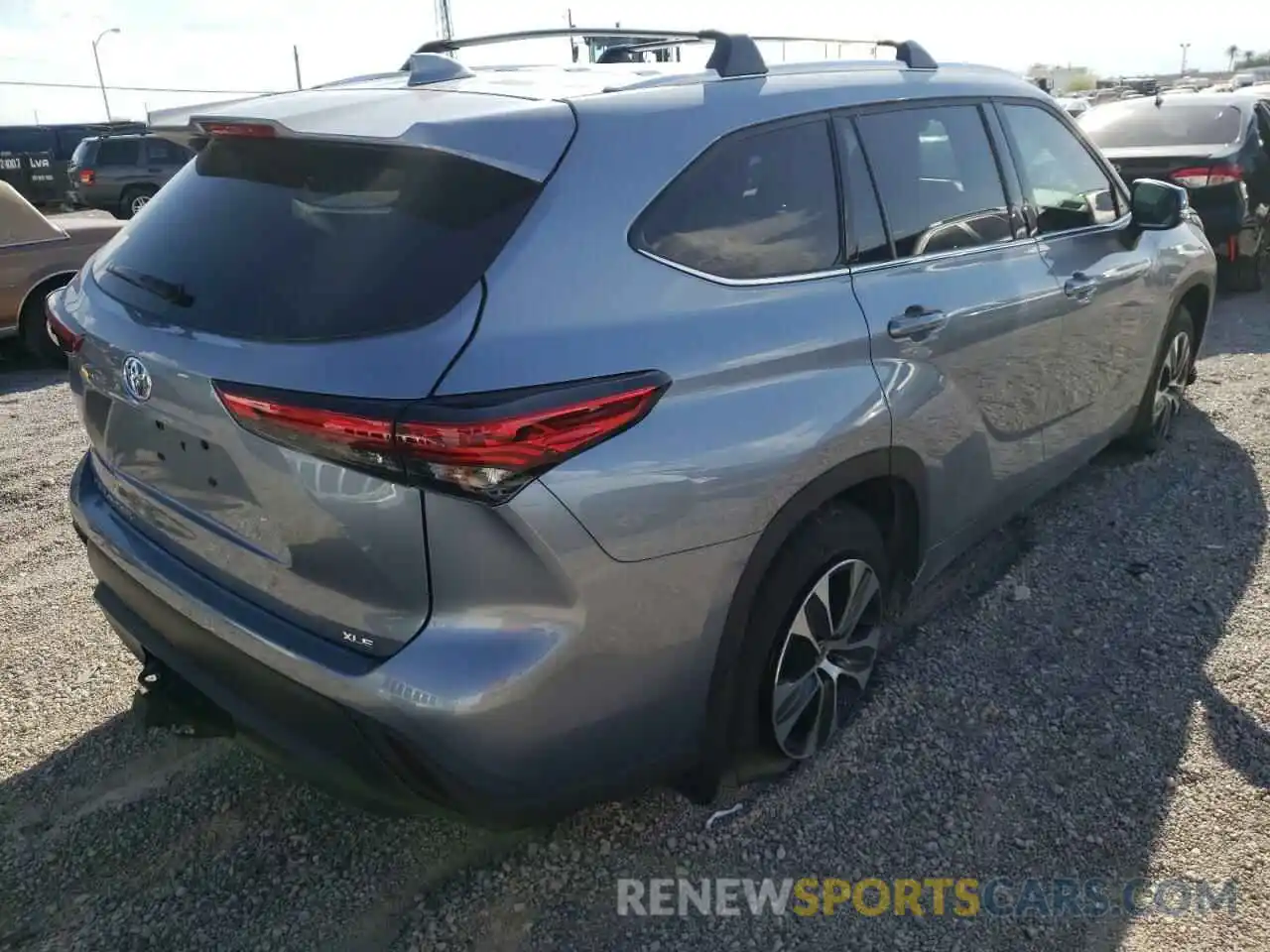 4 Photograph of a damaged car 5TDHZRAHXMS051655 TOYOTA HIGHLANDER 2021