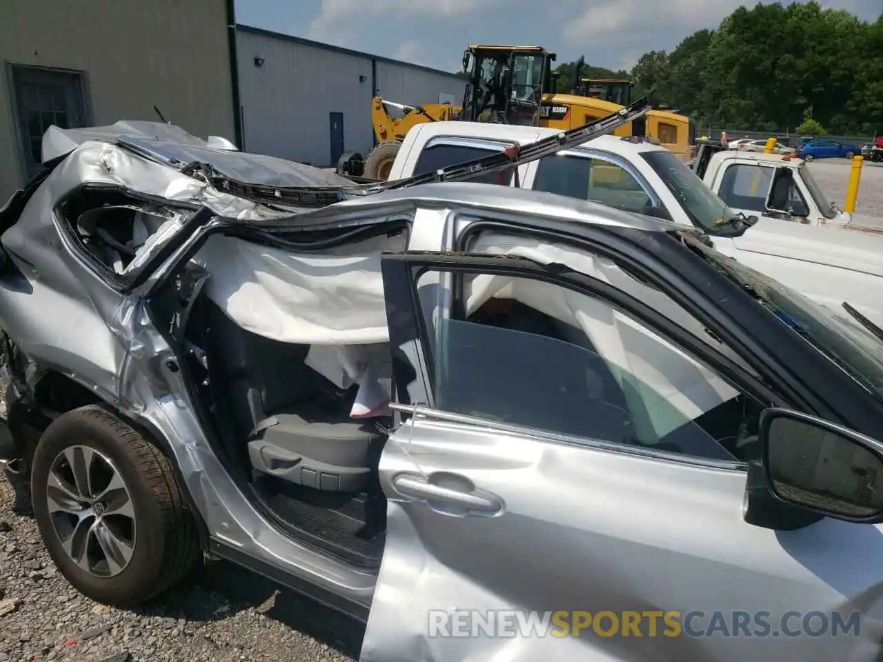 9 Photograph of a damaged car 5TDHZRAHXMS531890 TOYOTA HIGHLANDER 2021