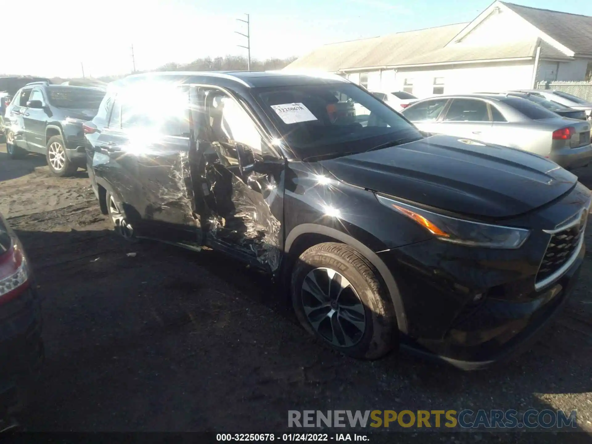 1 Photograph of a damaged car 5TDHZRBH0MS070018 TOYOTA HIGHLANDER 2021