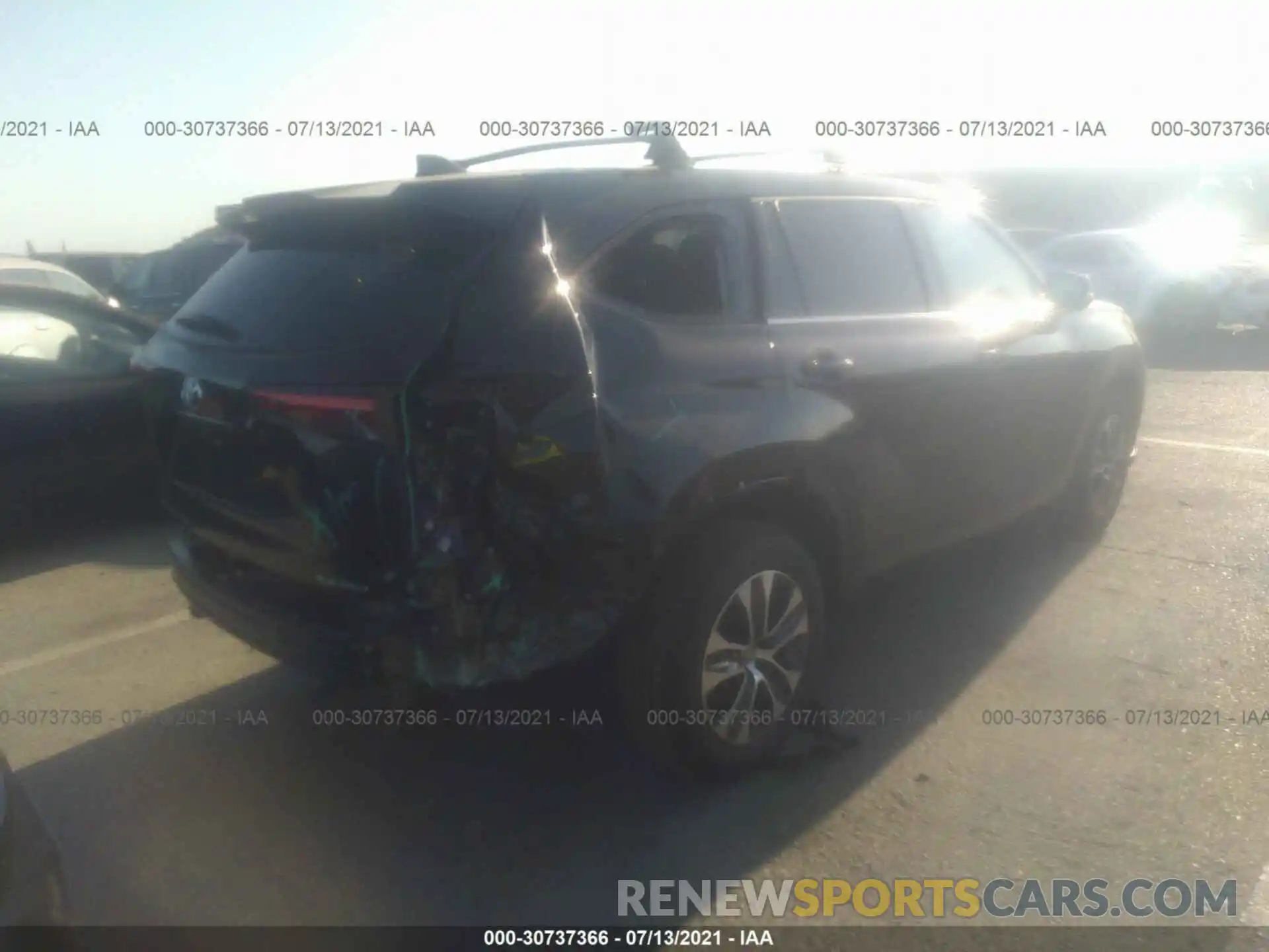 4 Photograph of a damaged car 5TDHZRBH0MS084744 TOYOTA HIGHLANDER 2021