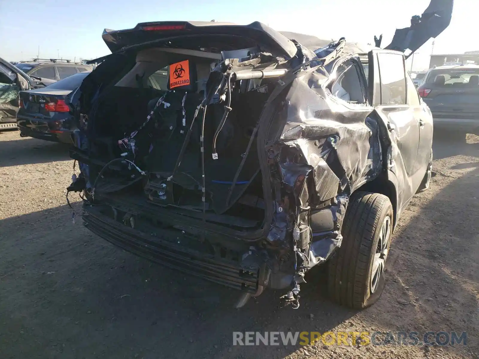 4 Photograph of a damaged car 5TDHZRBH0MS104152 TOYOTA HIGHLANDER 2021