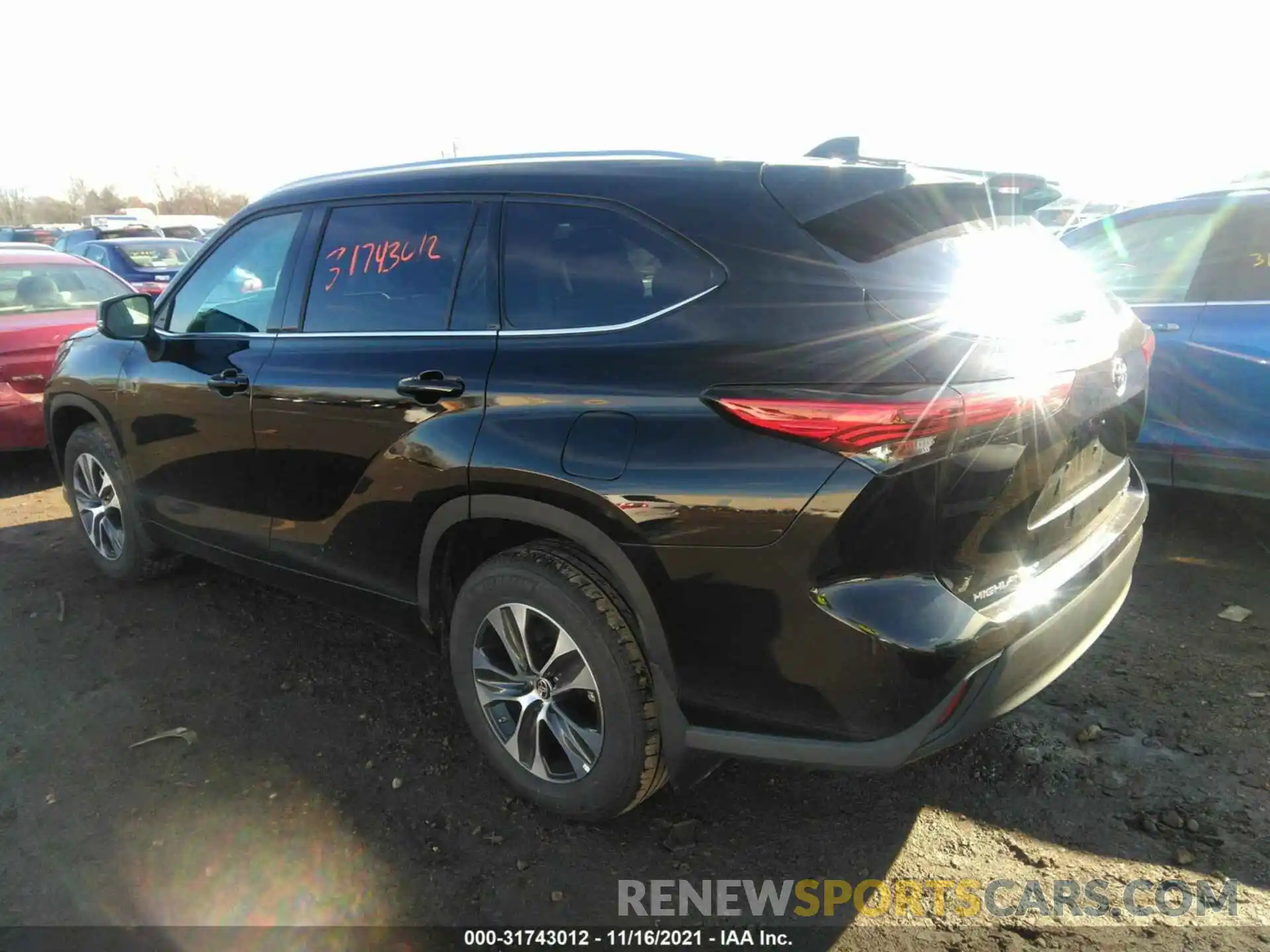 3 Photograph of a damaged car 5TDHZRBH0MS137331 TOYOTA HIGHLANDER 2021