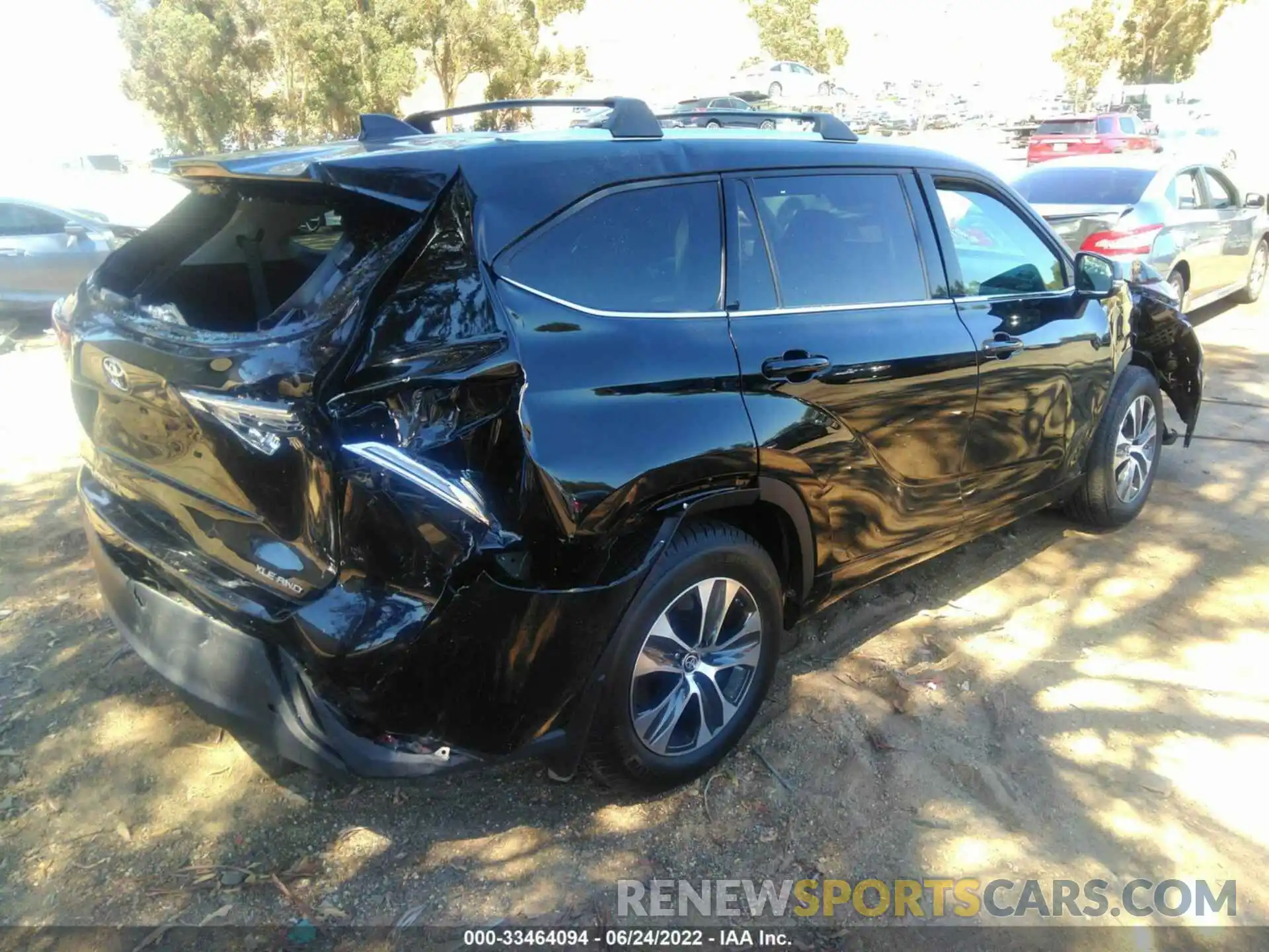 4 Photograph of a damaged car 5TDHZRBH0MS157207 TOYOTA HIGHLANDER 2021