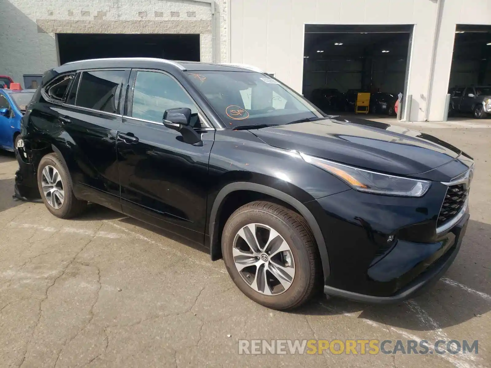 1 Photograph of a damaged car 5TDHZRBH1MS074157 TOYOTA HIGHLANDER 2021